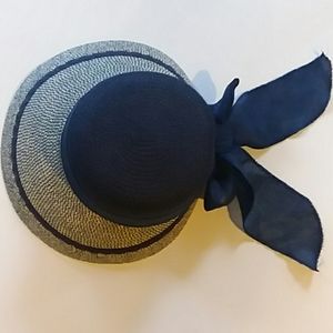 Blue Sun Hat in Excellent Condition One Size Bow